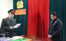 Phú Thọ: Ngụy trang súng quân dụng thành “dụng cụ thông bồn cầu”, 6 đối tượng bị khởi tố 