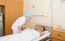 Nỗ lực cứu nam bệnh nhân bị xe tải cán qua người
