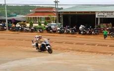 Những chuyến xe đặc biệt đưa thí sinh kịp giờ thi ở vùng biên