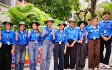 Những áo xanh tình nguyện gieo yêu thương trong mùa thi THPT 2026