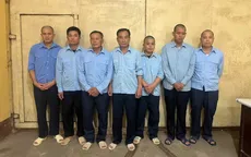 Tạm giữ 8 đối tượng khai thác trái phép 30.000m³ cát trên sông Hồng