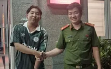 Bỏ quên vali trên phố, du khách Nepal xúc động nhận lại tài sản từ Công an Hà Nội