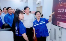 Phó Bí thư Thường trực Thành ủy TP Hồ Chí Minh thăm các đội hình tình nguyện "Mùa hè số"