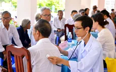 Người cao tuổi được khám sức khỏe miễn phí ít nhất một lần mỗi năm