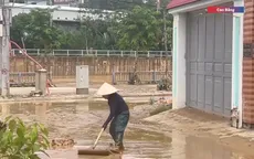 Người dân Cao Bằng khẩn trương dọn dẹp sau khi lũ rút