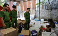 Triệt phá đường dây sản xuất sữa tắm, dầu gội giả, thu gần 30.000 sản phẩm