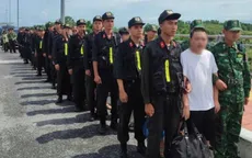 Bàn giao 30 đối tượng người nước ngoài hoạt động lừa đảo cho Công an Trung Quốc
