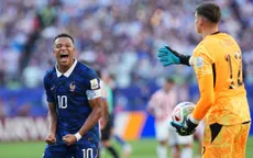 Mbappé phớt lờ nỗ lực bắt tay sau trận đấu của thủ môn Paraguay