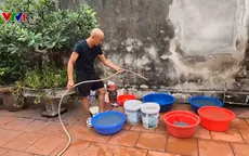 Hàng trăm hộ dân ở Hưng Yên thiếu nước sinh hoạt, người dân chở xe téc hàng cây số đi xin nước