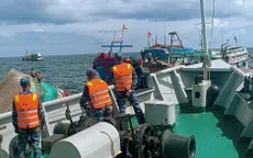 Hải quân phối hợp cứu nạn thành công 10 ngư dân gặp nạn trên biển