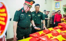 Đại tướng Nguyễn Trọng Nghĩa viếng liệt sĩ tại Mặt trận Vị Xuyên