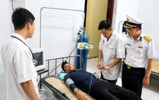 Trường Sa: Cứu chữa thành công ngư dân Khánh Hòa bị xuất huyết tiêu hóa