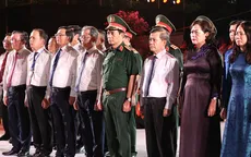 Đại tướng Phan Văn Giang và Đoàn đại biểu Trung ương dâng hương, tưởng niệm các Anh hùng liệt sĩ tại Quảng Trị