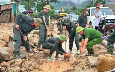 Hơn 300 cán bộ, chiến sĩ Công an Lai Châu hỗ trợ người dân khắc phục hậu quả mưa lũ