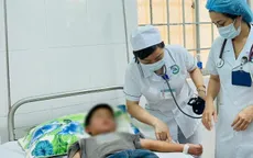 Trẻ sốc sốt xuất huyết nguy kịch sau 5 ngày sốt cao