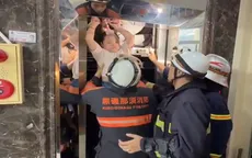 Giải cứu 5 người lớn, 8 trẻ nhỏ mắc kẹt trong thang máy ở Hà Nội
