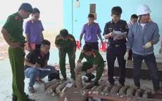 Hơn 1,1 tấn ngà voi cất giấu tinh vi trong 3 container gỗ, phủ kín bằng sáp