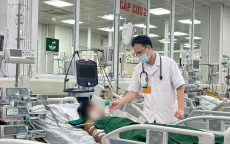 Suy gan cấp, phù não sau thời gian tự uống thuốc mua trên mạng