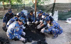 Nữ cán bộ, chiến sĩ hưởng ứng Chương trình "Xanh hóa Trường Sa"