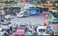 CSGT Hà Nội mở đường đưa cụ bà bị đột quỵ đi cấp cứu kịp thời