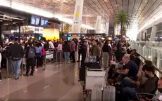 Indonesia ứng phó tro bụi từ núi lửa phun trào