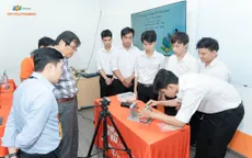 Khi sinh viên kỹ thuật học cách "giao việc" cho máy móc
