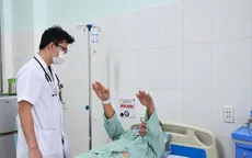 Đi khám vì mờ mắt, đau đầu, phát hiện hẹp 90% động mạch cảnh