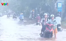 Triều cường ở Cần Thơ vượt báo động III, gây ngập sâu nhiều khu vực