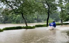 Trung Bộ và Nam Bộ có nơi mưa to trên 300mm, cảnh báo lũ trên các sông từ Huế đến Lâm Đồng