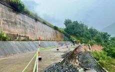 Tăng cường bảo đảm giao thông miền Trung trước đợt mưa lớn