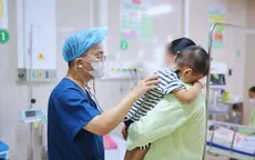 Cảnh báo: Trẻ 2 tuổi thiếu máu nặng sau khi ăn lá lộc mại chữa táo bón