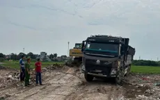 Khởi tố giám đốc công ty vận tải đổ trộm hơn 4.500 tấn chất thải xây dựng