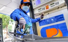 Giá xăng E10 vượt 27.000 đồng/lít