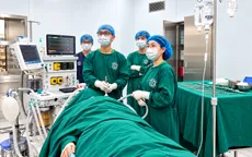 Hóc xương cá 16 ngày, người phụ nữ phải phẫu thuật mở cổ lấy dị vật