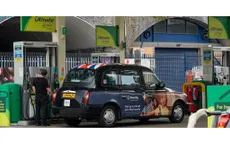 Giá dầu diesel tăng đẩy cao áp lực lạm phát tại Anh
