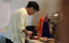Bố ơi mình đi đâu thế: Bùi Công Nam nhận thử thách nấu cơm cho 5 đứa trẻ