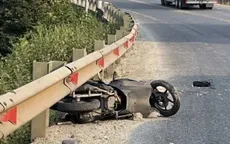 Xe máy va chạm xe tải, 2 người tử vong, 1 người bị thương