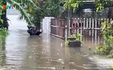 Mưa lớn gây ngập nặng ở Quảng Ngãi, nhiều điểm bị sạt lở