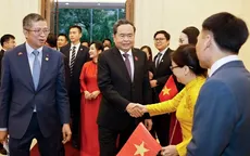 Chủ tịch Quốc hội Trần Thanh Mẫn gặp gỡ cộng đồng người Việt Nam tại Trung Quốc