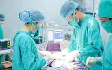 Vượt sóng lớn ra Cô Tô, bác sĩ cấp cứu sản phụ nguy cơ suy thai