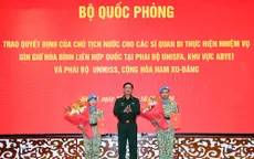 Trao Quyết định của Chủ tịch nước cho 2 sĩ quan gìn giữ hòa bình
