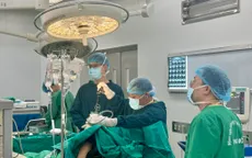 Phát hiện đường rò hiếm gặp từ đại tràng lên phổi