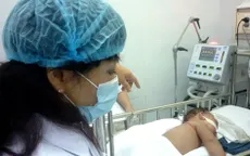 Nghi con mắc sởi, nên đi viện hay ở nhà?