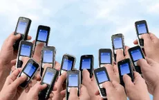 Con người tốn gần 4 năm tuổi thọ cho chiếc điện thoại