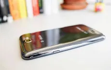 Điện thoại mới của Samsung sẽ có vỏ kim loại?