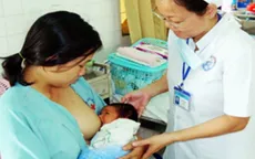 Làm gì khi mẹ ít sữa?