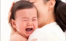 Tránh dỗ dành khi trẻ khóc đêm