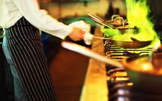 Xử trí kịp thời với đám cháy dầu mỡ khi nấu ăn