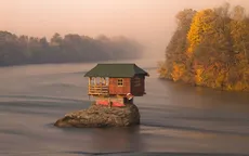 Độc đáo ngôi nhà trên dòng sông Drina ở Serbia