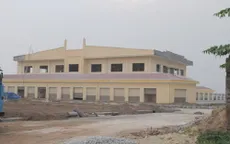 Chợ tiền tỷ bị bỏ hoang